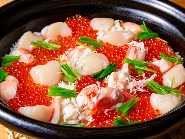 池田紘三の蟹といくらの土鍋ご飯